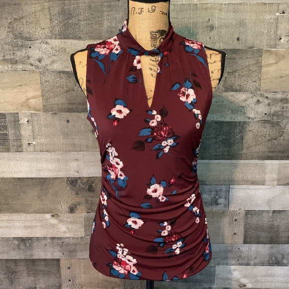 White House Black Market Tops - White House Black Market Sleeveless Floral Top Size S
